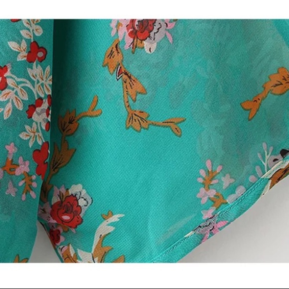 ✨HP! RESTOCKED! Floral Pattern Fringe Kimono✨ - Picture 5 of 5